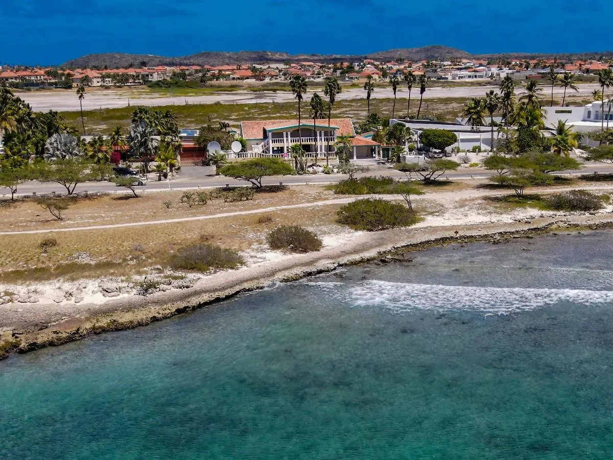 Latitude12 Beach Villa Палм Бич