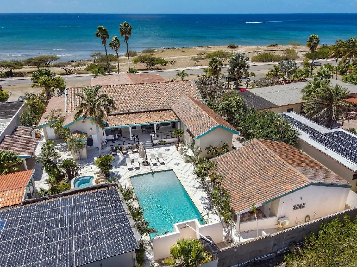 Latitude12 Beach Villa Палм Бич