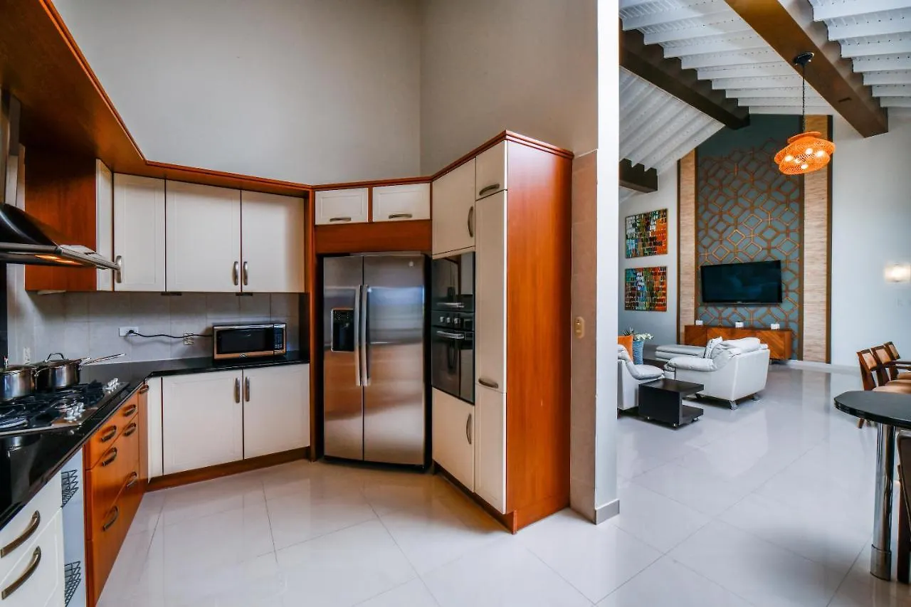 Latitude12 Beach Villa Палм Бич
