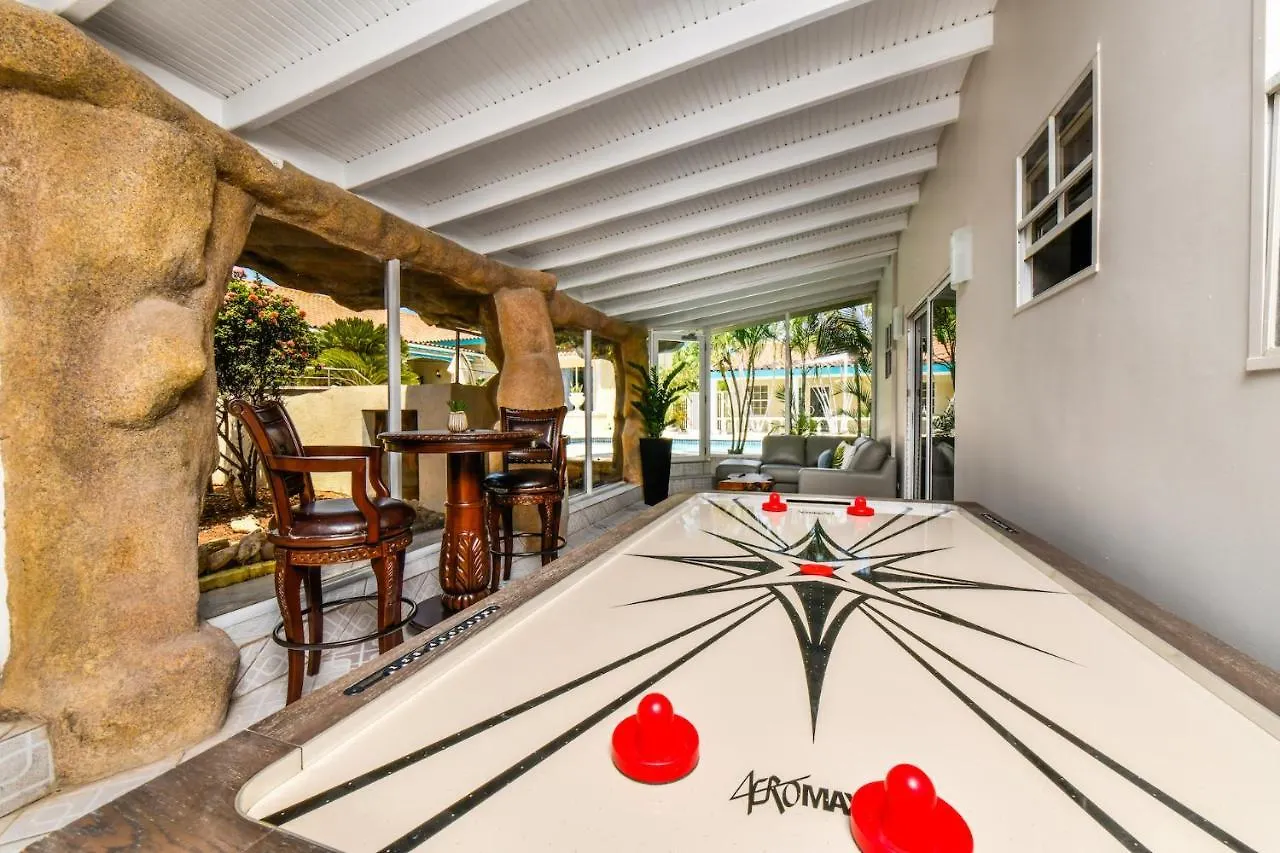 Latitude12 Beach Villa Палм Бич 0*,