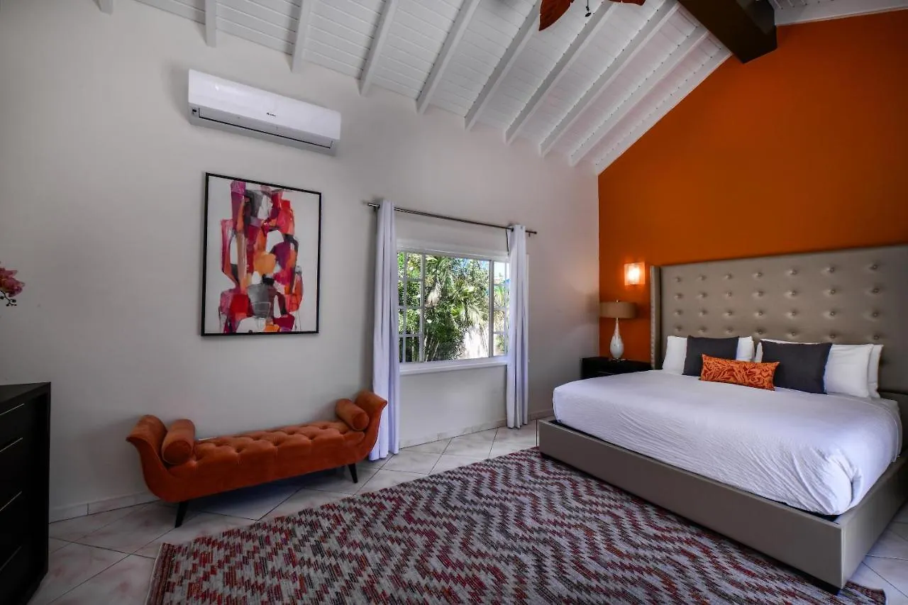 Latitude12 Beach Villa 팜비치