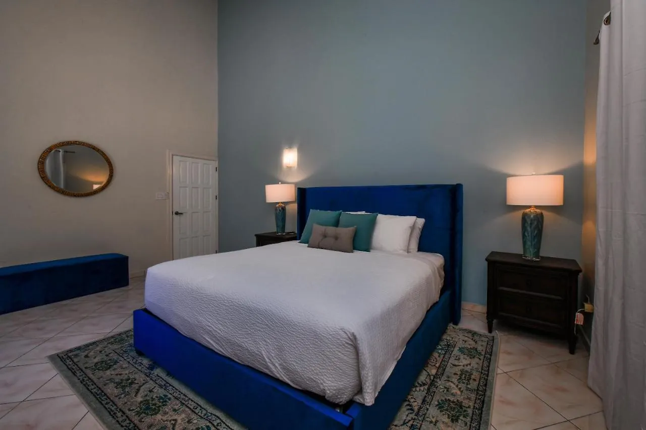 Latitude12 Beach Villa 팜비치 아루바