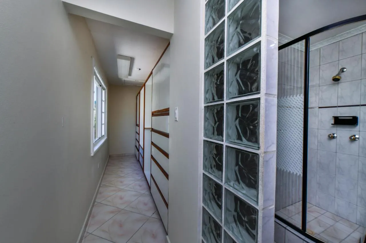Latitude12 Beach Villa 팜비치