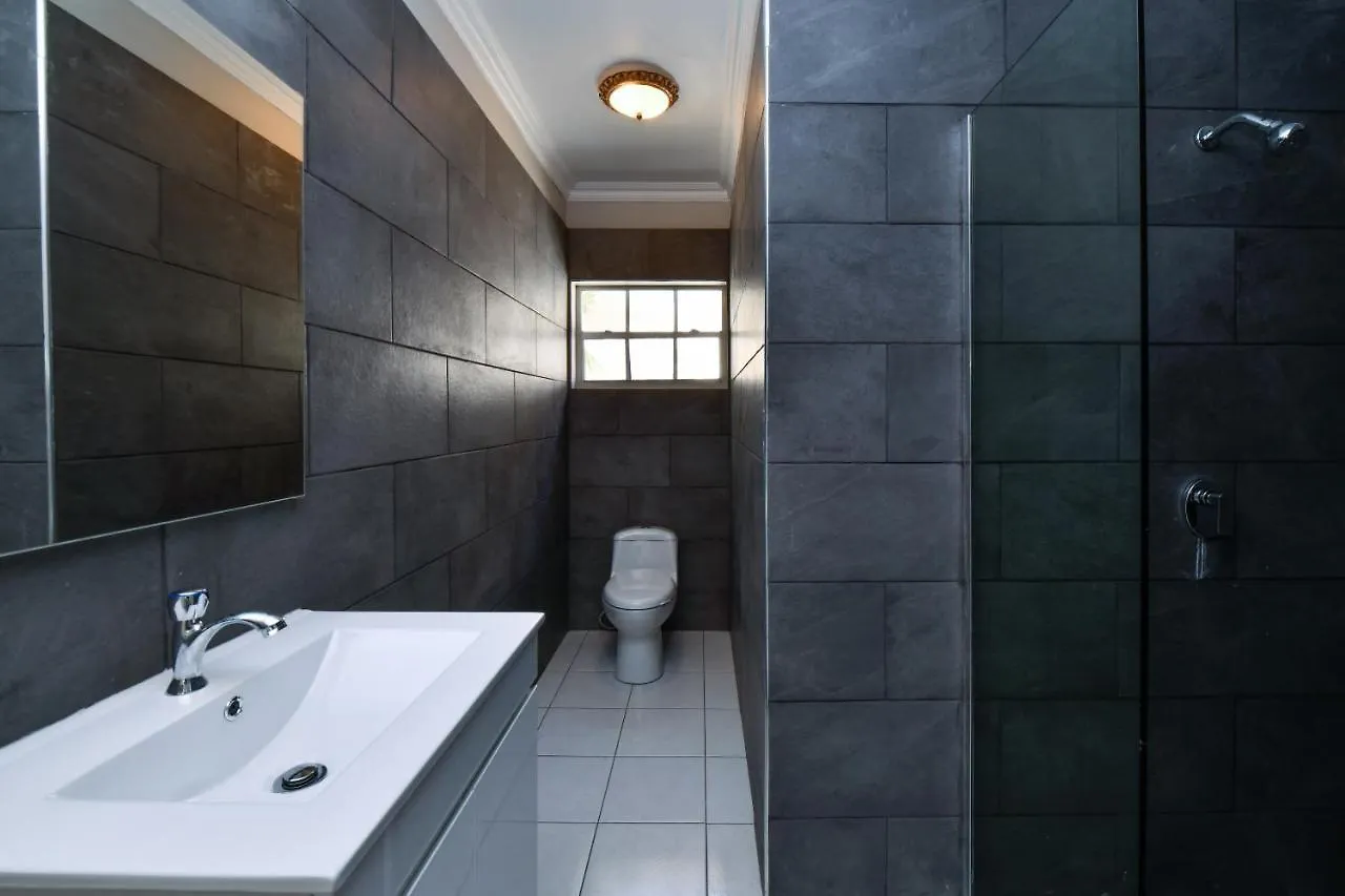 Latitude12 Beach Villa 팜비치