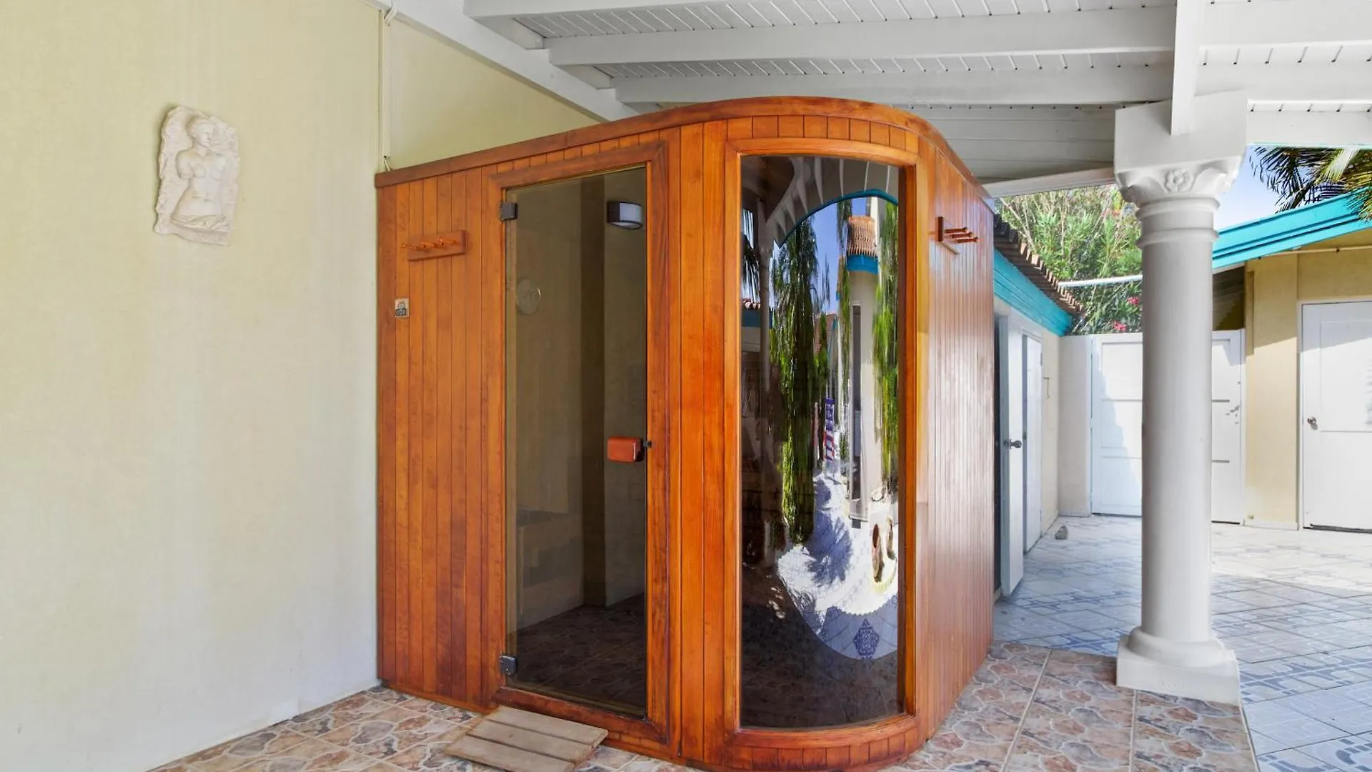 Latitude12 Beach Villa Palm Beach