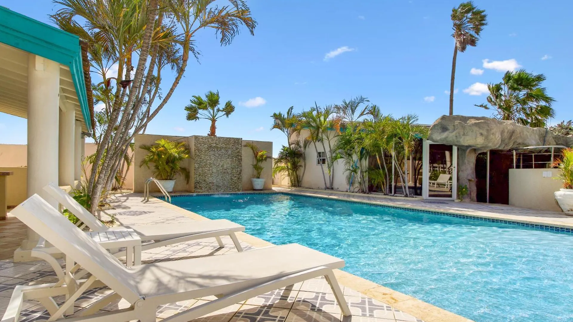 Latitude12 Beach Villa Palm Beach